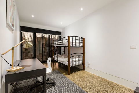 SOPHIA, 2BDR North Melbourne House - Accommodation Sunshine Coast 3