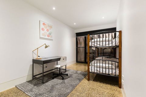 SOPHIA, 2BDR North Melbourne House - Accommodation Sunshine Coast 2