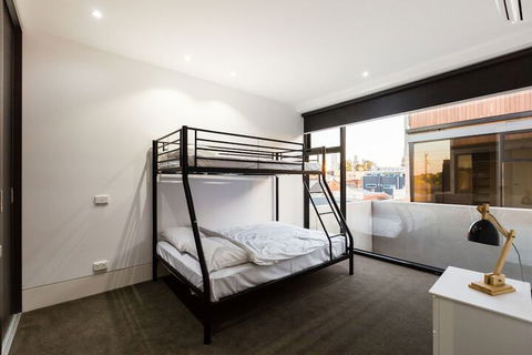 SOPHIA, 2BDR North Melbourne House - Accommodation Sunshine Coast 1