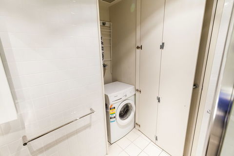 WESLEY, 2BDR Carlton Apartment - Accommodation Sunshine Coast 0
