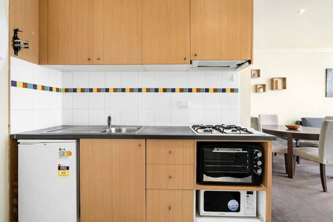 ELIZA, 2BDR Melbourne Apartment - Accommodation Sunshine Coast 5