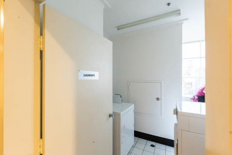 ELIZA, 2BDR Melbourne Apartment - Accommodation Sunshine Coast 1
