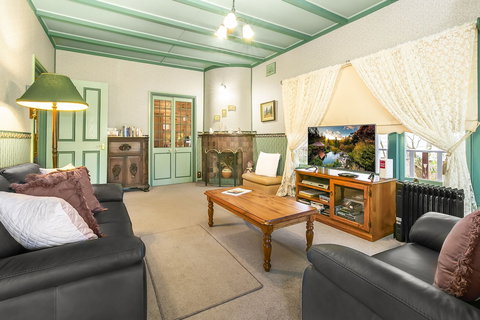 Ambrose Cottage Front Apt - Accommodation Sunshine Coast 2