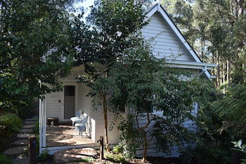 Forest Edge Cottage At Merrow Cottages - Accommodation Sunshine Coast 6