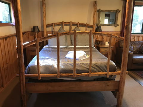 Cradle Mountain Highlanders Cottages - Accommodation Sunshine Coast 2