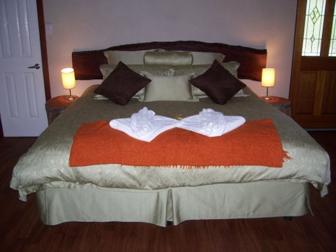 Silversprings Cottages - Accommodation Sunshine Coast 6