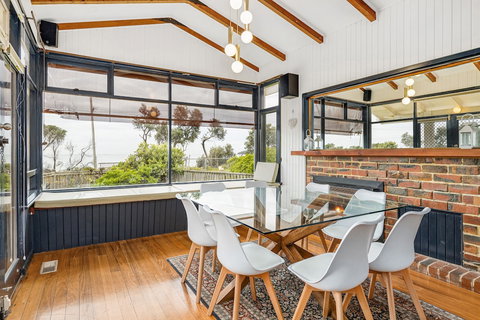 Beach Front Beauty - Accommodation Sunshine Coast 1