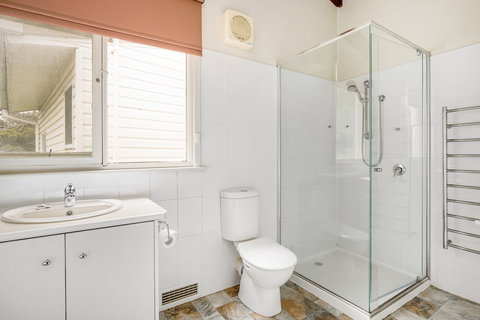 Beach Front Beauty - Accommodation Sunshine Coast 4