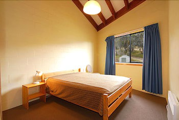 Hotham 1750 12 - Accommodation Sunshine Coast 1