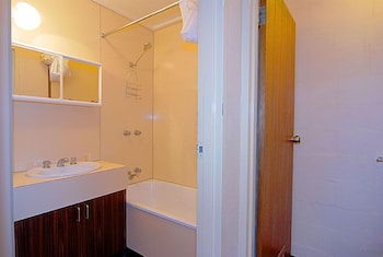 Hotham 1750 11 - Accommodation Sunshine Coast 6
