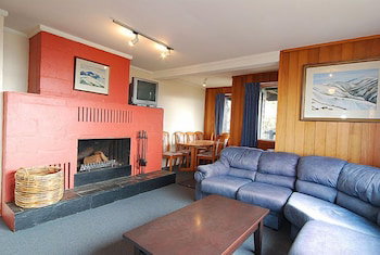 Hotham 1750 11 - Accommodation Sunshine Coast 0