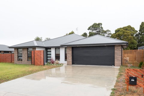 Euphoria House - Accommodation Sunshine Coast 2