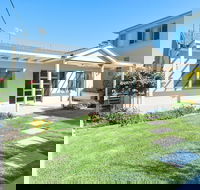 Bamboo Bay at Fingal Bay - Accommodation Sunshine Coast