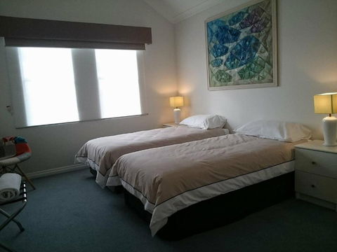 Beachside Apartment - Accommodation Sunshine Coast 5
