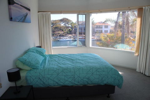 Relax At The Marina - Accommodation Sunshine Coast 3