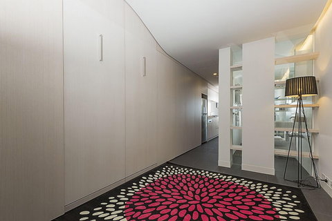 Accommodate Canberra - Nishi - Accommodation Sunshine Coast 3