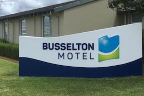 Busselton Motel - Accommodation Sunshine Coast 0