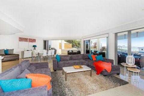KINGSCLIFF OCEAN FRONT TERRACE 4 - Accommodation Sunshine Coast 0