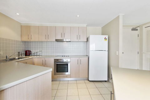 RESORT On The BEACH 4302 - Accommodation Sunshine Coast 3