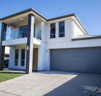 The Races - Swanport - Accommodation Sunshine Coast