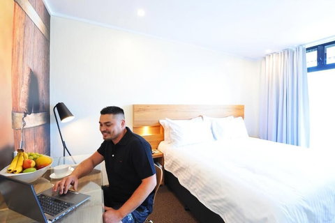 The Griff Motel - Accommodation Sunshine Coast 3