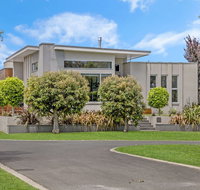 The Lake House - Accommodation Sunshine Coast