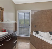 Raasay House - Accommodation Sunshine Coast