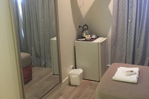 Aussie Hotel - Accommodation Sunshine Coast 5