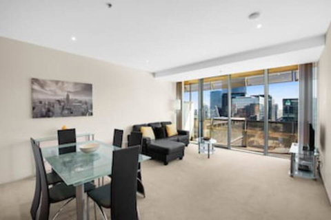 Living Corporate Liberty Tower - Accommodation Sunshine Coast 0