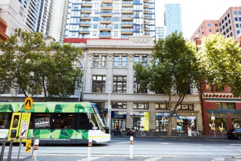 Melbourne VIC Accommodation Sunshine Coast