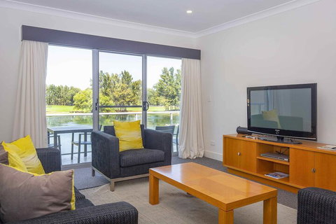 Villa On The Green - Accommodation Sunshine Coast 2