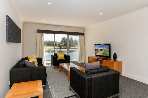 Villa On The Green - Accommodation Sunshine Coast 3