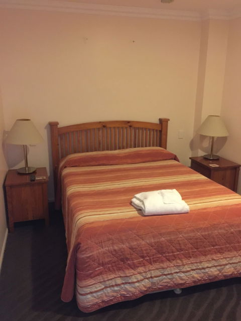 Westside Tavern And Motel - Accommodation Sunshine Coast 2