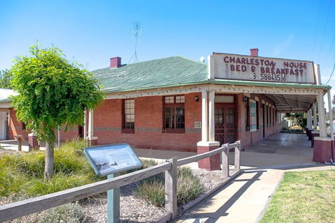 Charleston House - Mathoura - Accommodation Sunshine Coast 1