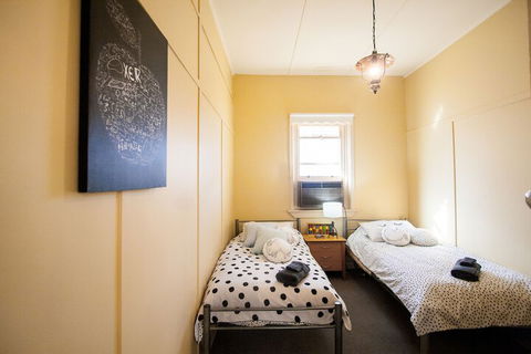 Charleston House - Mathoura - Accommodation Sunshine Coast 6