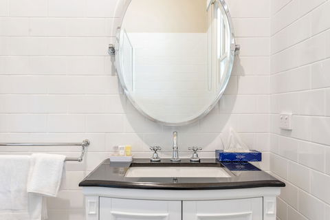 Grandview Accommodation - The Flaxley Apartments - Accommodation Sunshine Coast 0