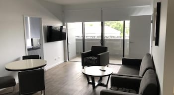 Quattro On Young - Accommodation Sunshine Coast 2