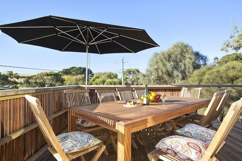 Smith Beach Getaways Beachwood House - Accommodation Sunshine Coast 6
