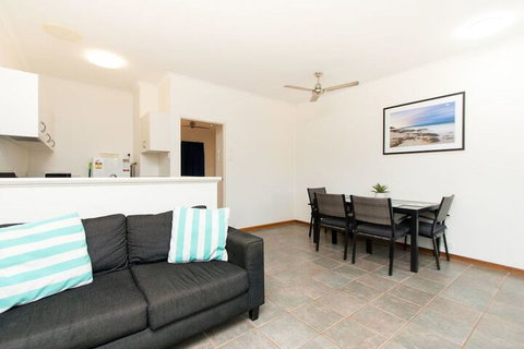Cable Beach Apartments - Accommodation Sunshine Coast 5