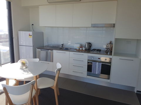 Watt Street Studio Apartment W / Ocean Views - Accommodation Sunshine Coast 4