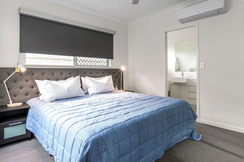 Blue Lagoon Villa A - Accommodation Sunshine Coast 0