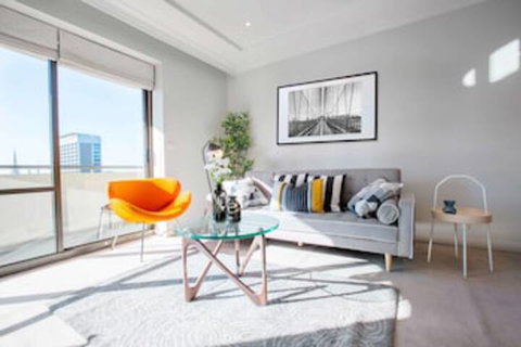 Russell St. Hotel Apartment - Accommodation Sunshine Coast 0