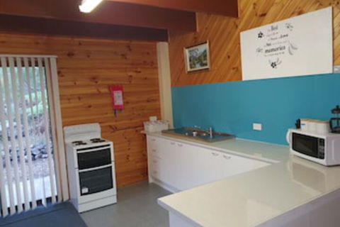 Roland B&B - Accommodation Sunshine Coast 0