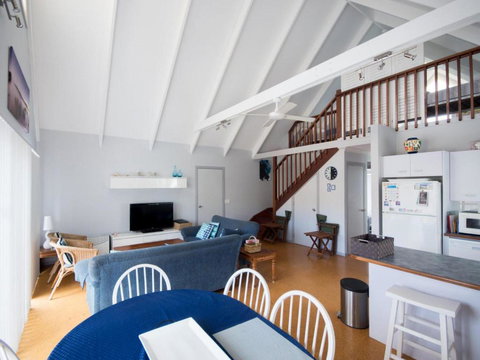 Affordable Twin Peaks 1 - Accommodation Sunshine Coast 1