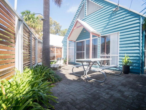 Affordable Twin Peaks 1 - Accommodation Sunshine Coast 3