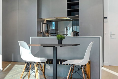 Victoria One Suites - Accommodation Sunshine Coast 1