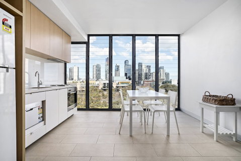 Leila, 1BDR Melbourne Apartment - Accommodation Sunshine Coast 6