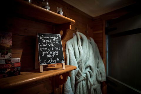 Guide Falls Cottage - Accommodation Sunshine Coast 1