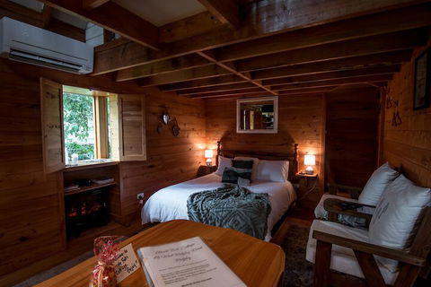 Guide Falls Cottage - Accommodation Sunshine Coast 5