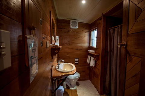 Guide Falls Cottage - Accommodation Sunshine Coast 2
